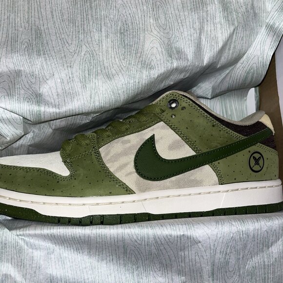 Men's Sneaker Shoes Size 10.5 Nike SB Dunk Low Pro Asparagus Green - Picture 2 of 6